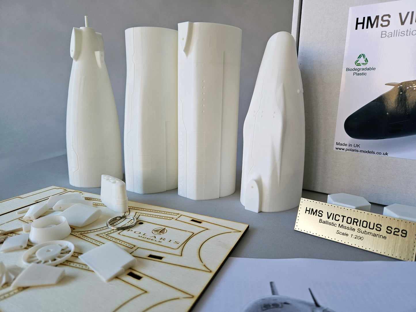 HMS Victorious S29 - Submarine self assembly model kit scale 1:200 750 mm