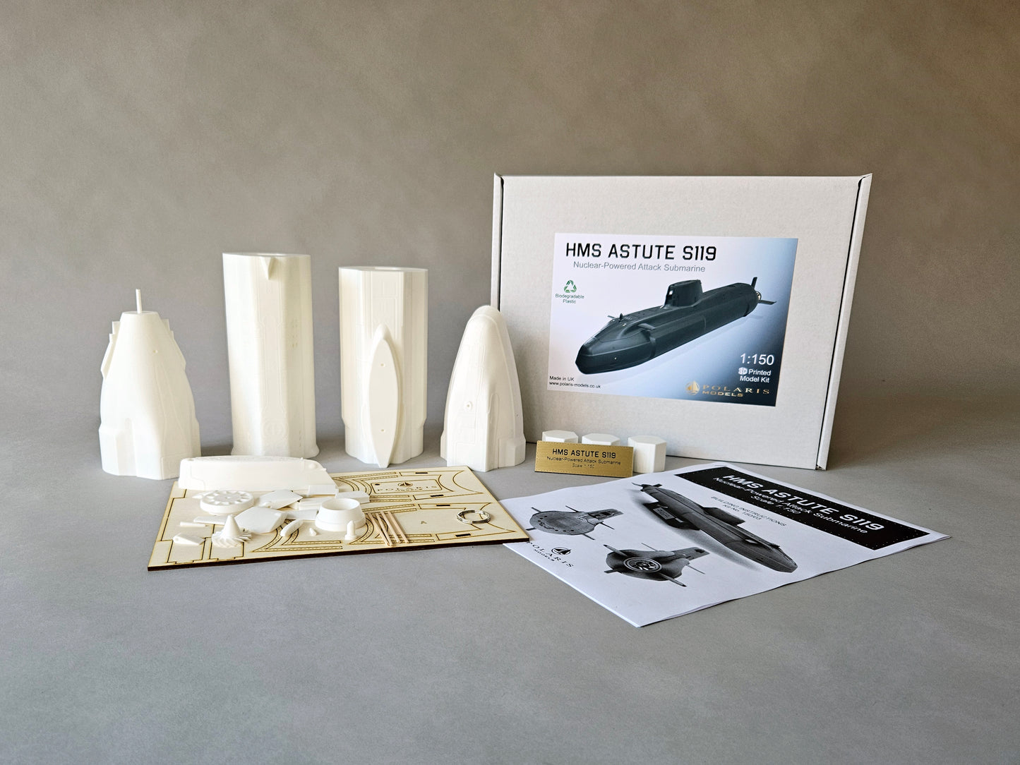 HMS Astute S119 - Submarine self assembly model kit scale 1:150 646 mm / 25.4''