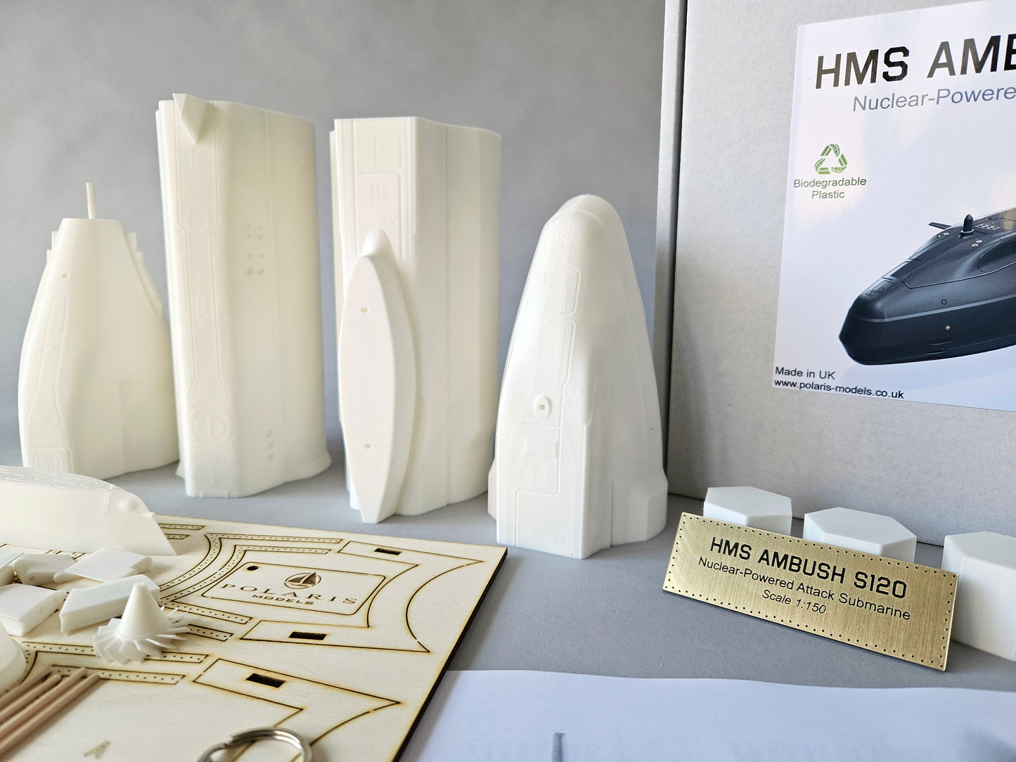 HMS Ambush S120 - Submarine self assembly model kit scale 1:150 646 mm / 25.4''