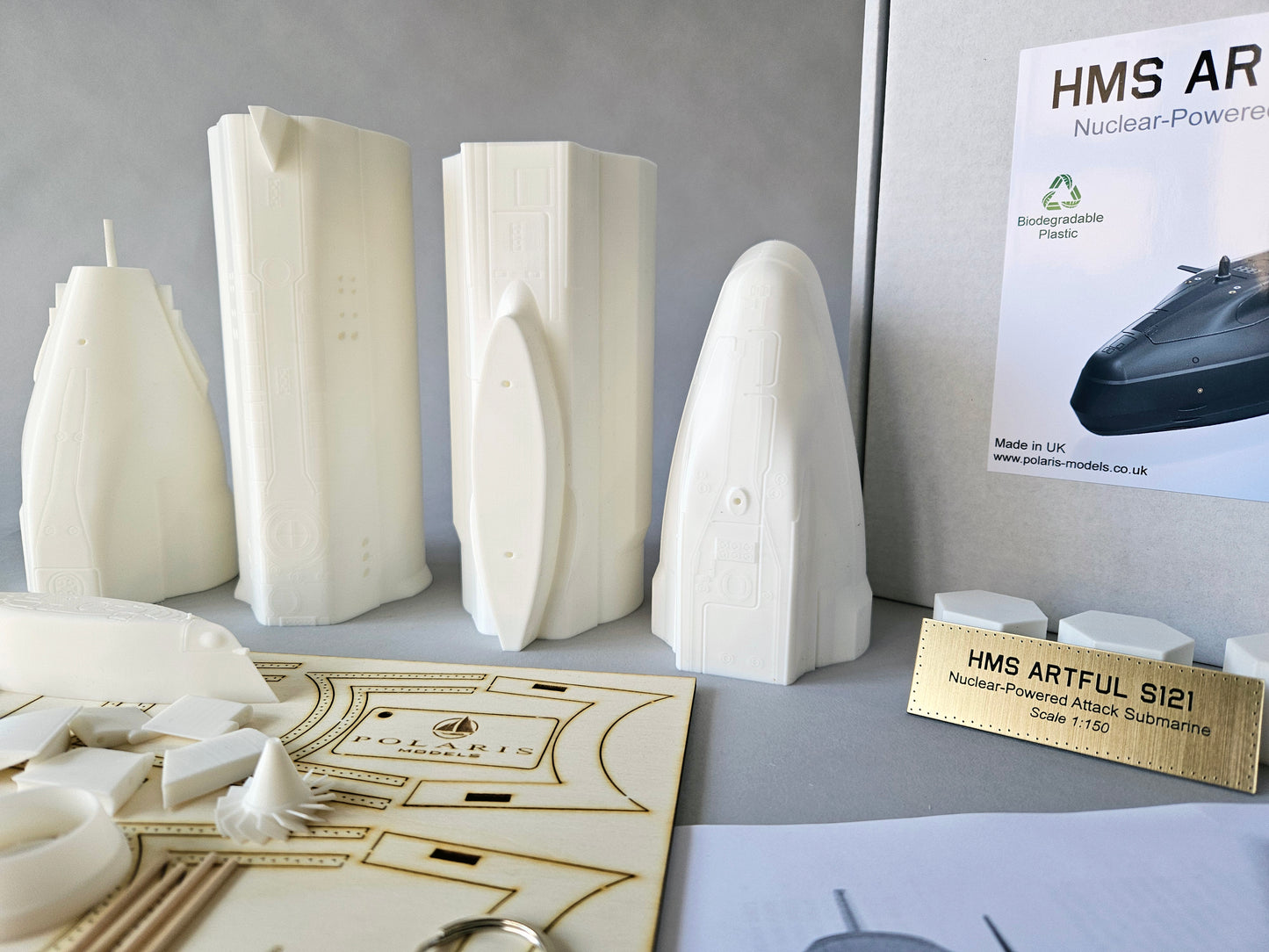 HMS Artful S121 - Submarine self assembly model kit scale 1:150 646 mm / 25.4''